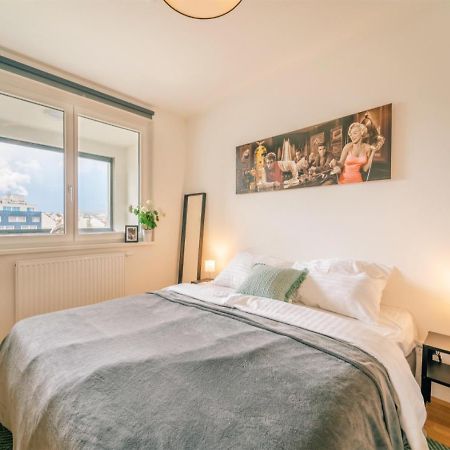 Balcony Apartment, 1 Min To Metro, Perfect For Long Stay Вена Экстерьер фото