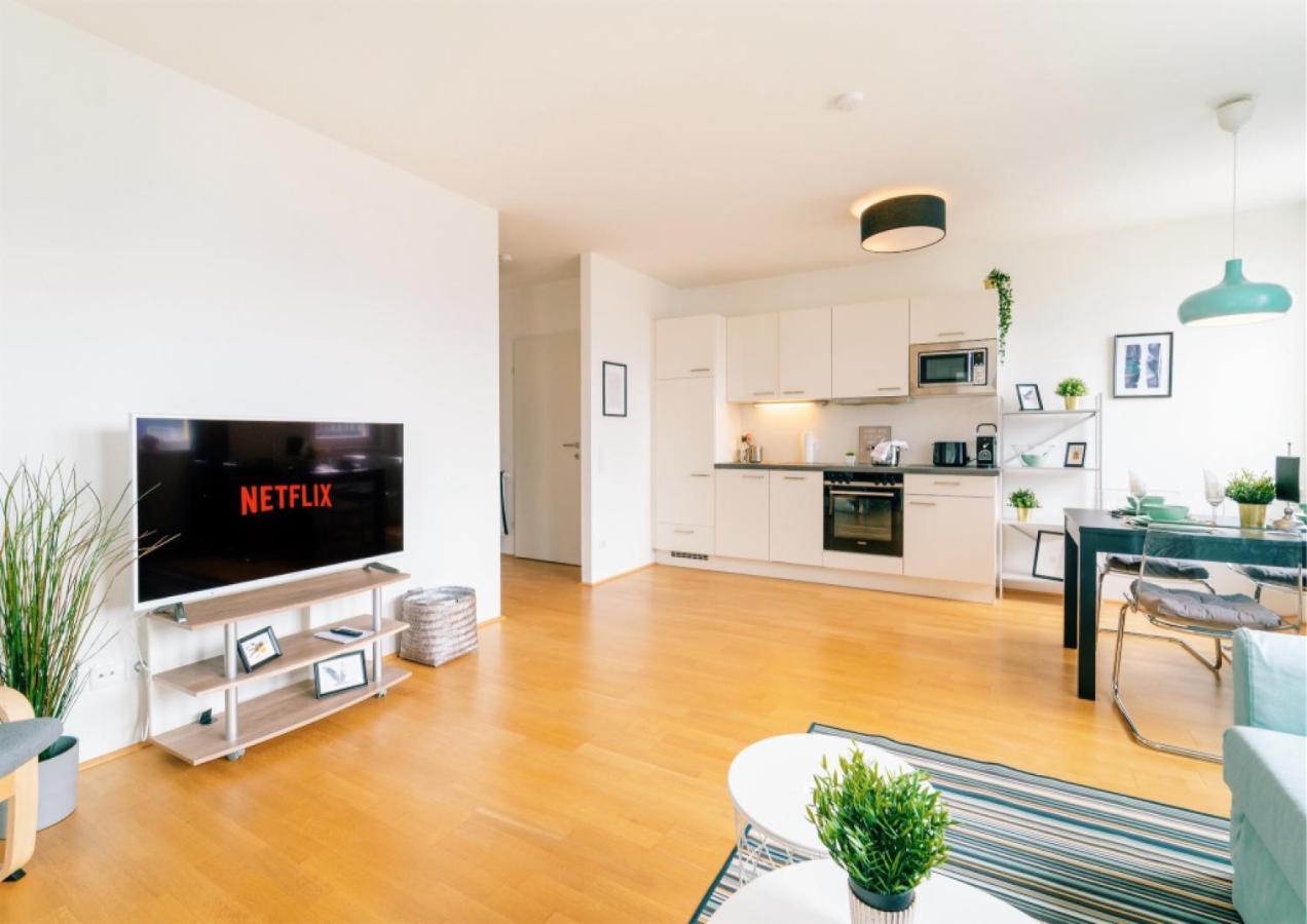Balcony Apartment, 1 Min To Metro, Perfect For Long Stay Вена Экстерьер фото